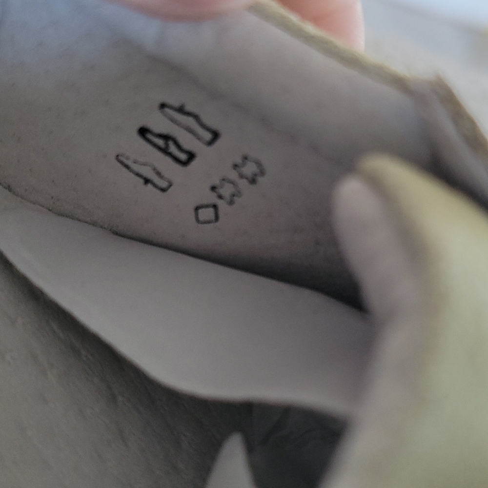 Nib Pipit Suede Shoes - Picture 10 of 11